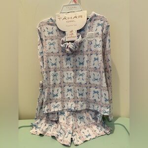 VIRAL!! Tahari Kids Christmas Blue Bows PJ’s with Bow Scrunchie- Size 5/6- NWT
